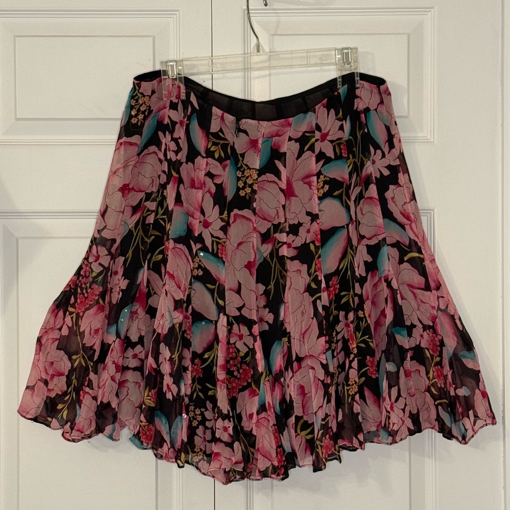 Floral Chiffon Skirt With Sequins - Pink and Black - Picture 4 of 6
